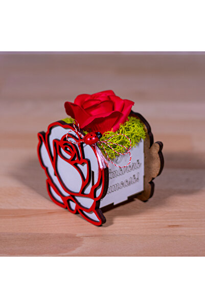 Creators of Crafts Martisor Cu Trandafir Si Licheni - Model Trandafir