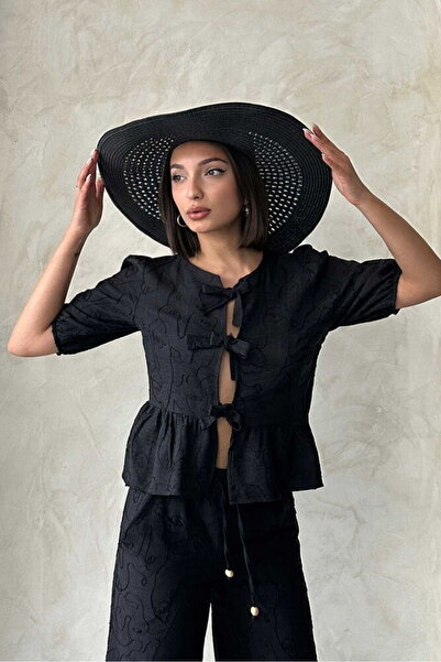 Caddebostan Moda Front-Tie Embroidered Flounce Short Sleeve Blouse