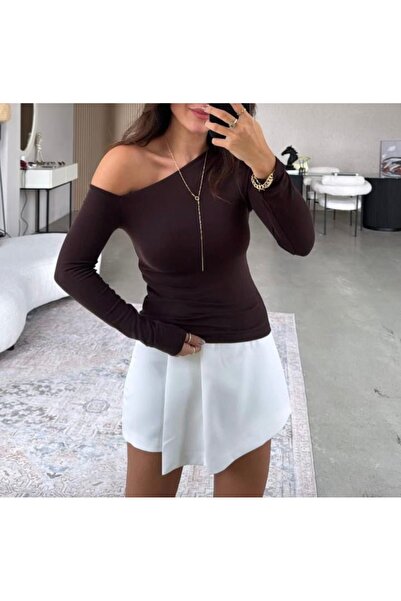 MUTLUDÜNYAM Buzzy Fabric Off-Shoulder Blouse