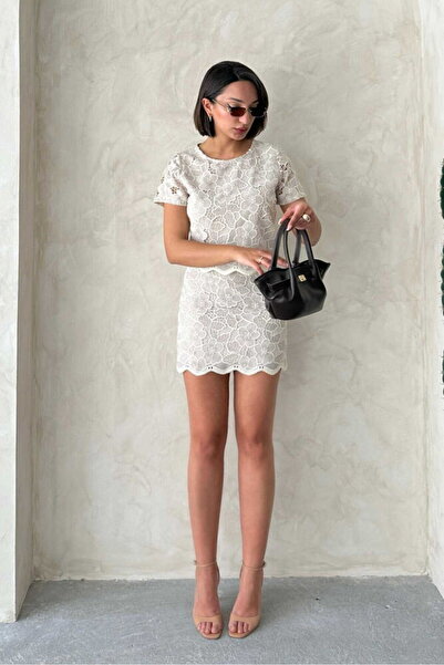 Caddebostan Moda Women's Lace Detailed Mini Skirt Stylish and Modern Design