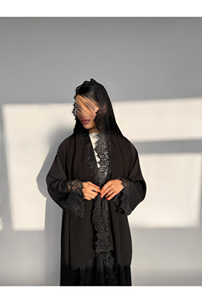 outline Luxurious Lace abaya with distinctive elegance - a Ramadan makhoor look