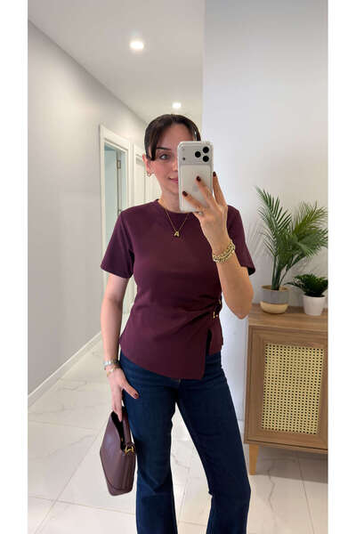 BİRCANÇİL بلوزة تي شيرت بتفاصيل مشبك من MD Handa بلون البرقوق