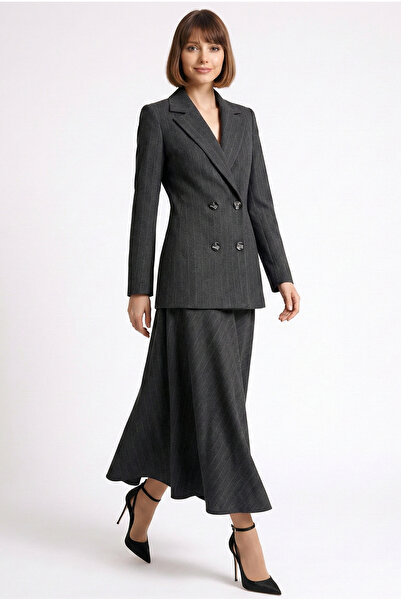 Esra Semiz Gri Çizgili Etek