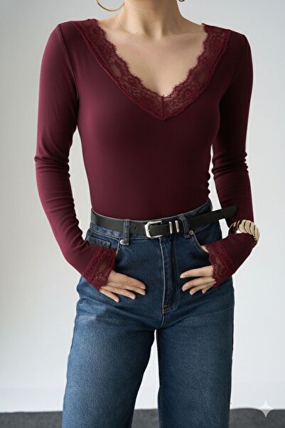 DONNA LISSA V-Neck Lace Detailed No-Show Blouse