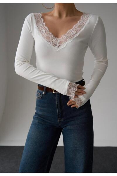 DONNA LISSA V-Neck Lace Detailed No-Show Blouse