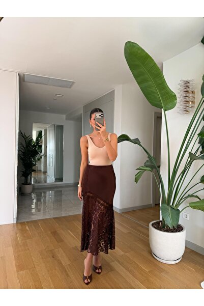 MERVE AKSOY Shine Dantel Ve Yırtmaç Detaylı Etek - Kahve
