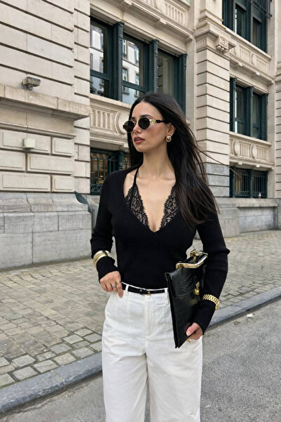 oshebu Black Lace-Up Long Sleeve Blouse