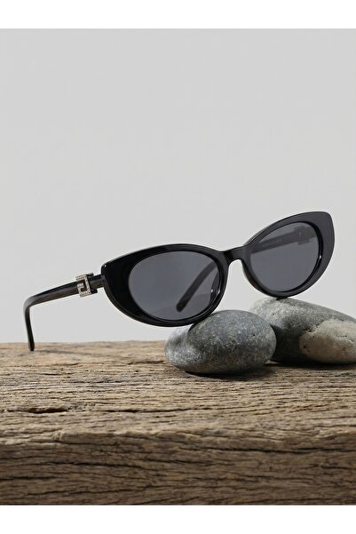 Sezin Black G Sunglasses with Accessories