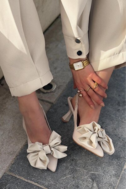 I Love Shoes حذاء فيلون ستيليتو بيج من الساتان مع تفاصيل فيونكة