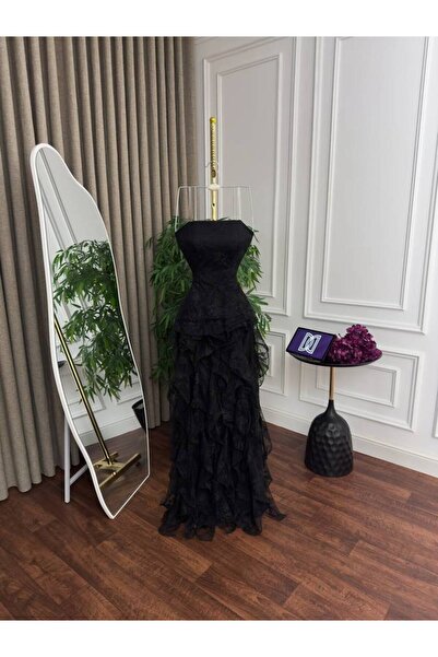 ranin Layered lace dress