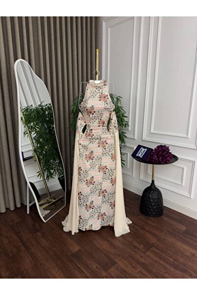 ranin C&I jalabiya with computer embroidery and sequins