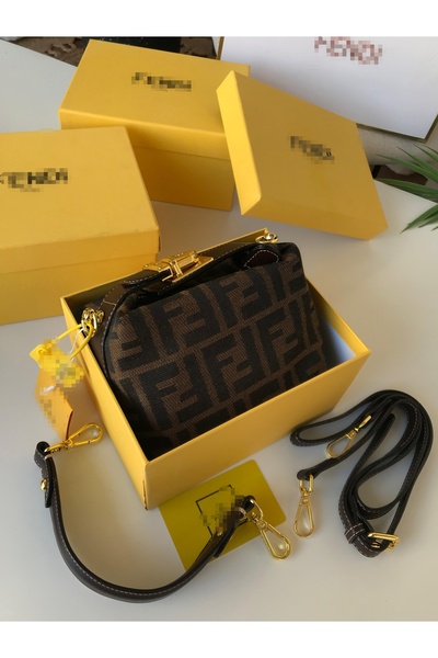 Generic Handbag and shoulder bag, high quality material, with accessories