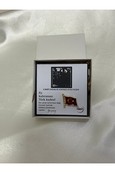 Tüko Store KADINLAR GÜNÜ ÖZEL HEDİYE MUSTAFA KEMAL ATATÜRK ROZET ÖZEL KUTULU