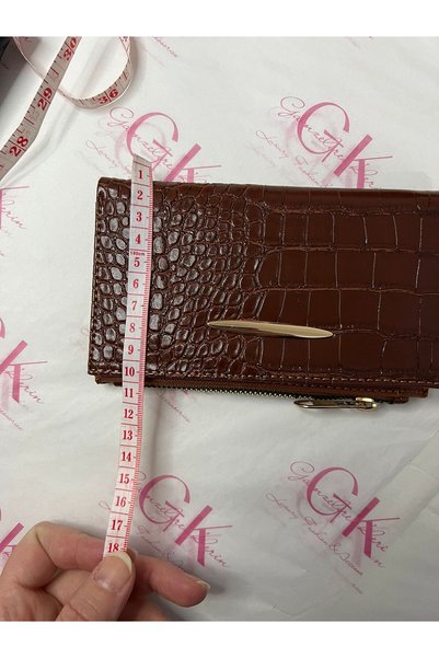 GK GAMZELİRENKLERİM LUXURY FASHION&ACCESSORIES Croco Textured Wallet with Gold Details and Luxury Look