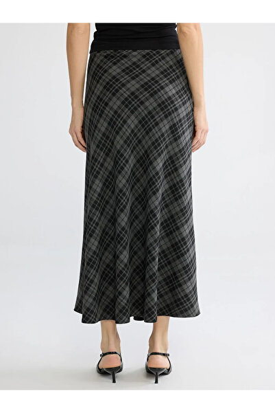 LC Waikiki Black Plaid Flared Skirt with Zipper at the Waist