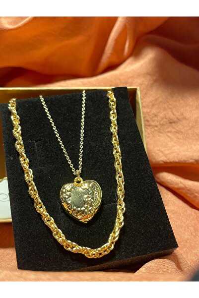 joyster Gold Heart Figured Medallion Necklace