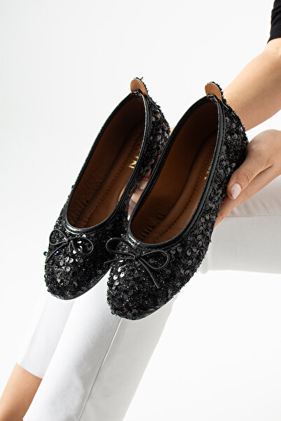 star shoes حذاء باليه يومي أنيق للنساء مع تفاصيل مشبك لامع وترتر