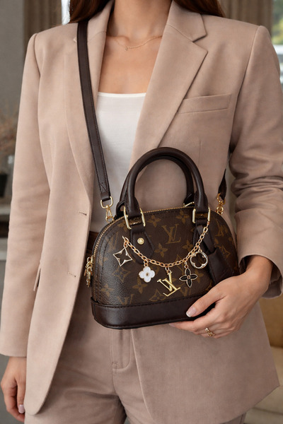 BARAQA Shoulder and handbag with all accessories, high quality