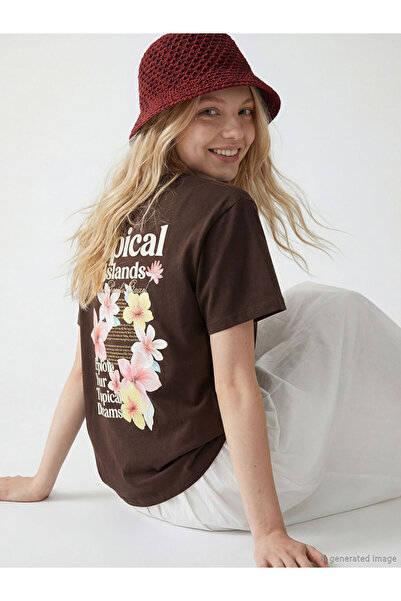 LC Waikiki RMZ GİYİM FARKIYA تي شيرت نسائي مطبوع بياقة روبا