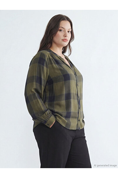 LC Waikiki GiyÇık Store den Χακί Μπλούζα με Ανοιχτό Γιακά Καρό oversized