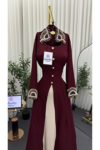 Bailsan Long dress in a dark burgundy color