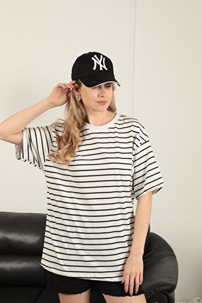 Caddebostan Moda Women's Single Jersey Fabric Striped Crew Neck Oversize T-Shirt