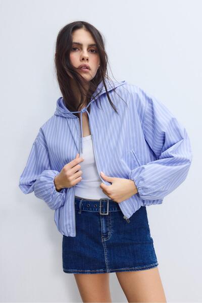 Stradivarius Basic naylon çizgili kapüşonlu ceket