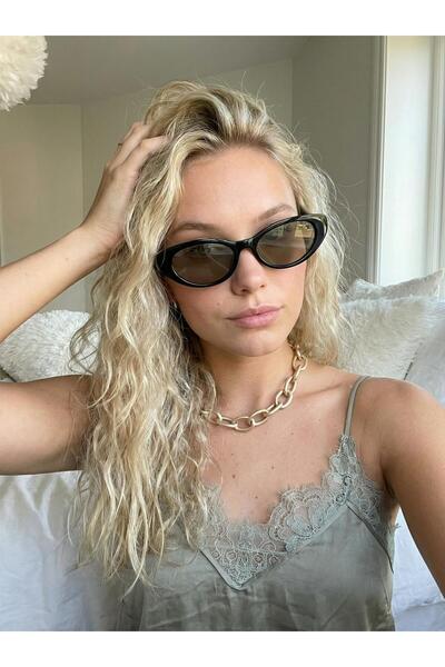 funeyes Bella Tiny Slanted Small Black Sunglasses