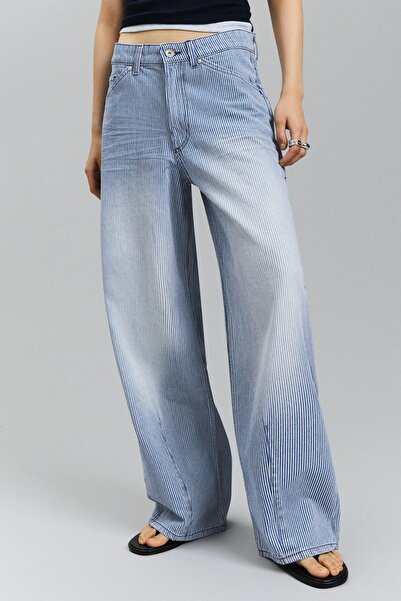 Bershka Düşük bel çizgili süper geniş paça jean