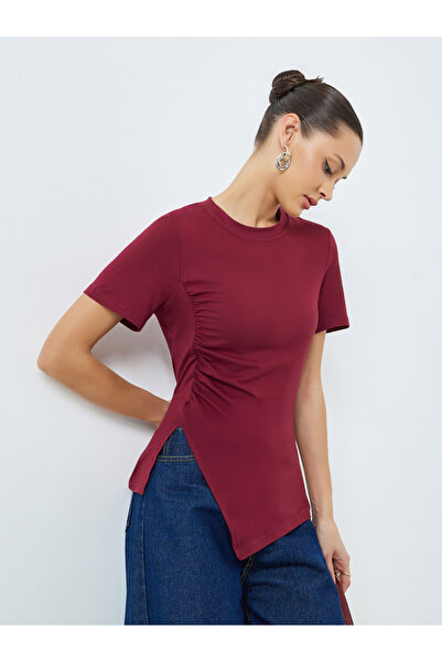 Styli Burgundy Asymmetrical Hem T-Shirt
