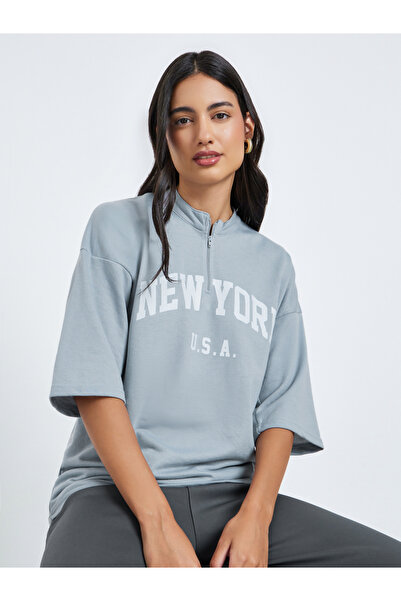 Styli Women Grey Oversized Graphic Print T-Shirt