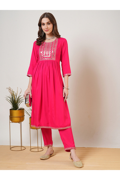 Globus By Styli Zari and Sequined Yoke Gathered Kurta with Straight Pants Fes...