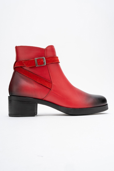 Ataköy Ayakkabı KADIN DERİ AKSESUAR DETAYLI TOPUKLU BOT KIRMIZI KIRMIZI NUBUK