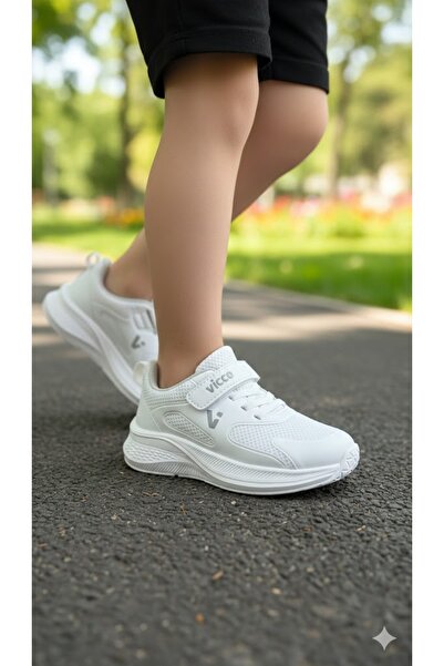 Vicco حذاء كارون ليتل للأطفال باللون الأبيض