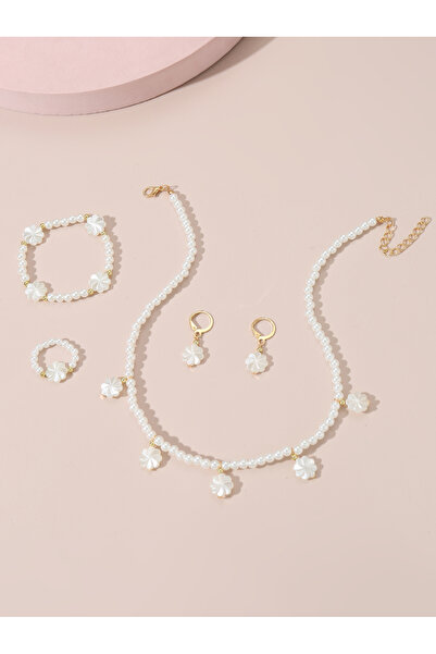 Take Two By Styli طقم من 4 قطع - قلادة مزينة بزهرة من اللؤلؤ الصناعي، سوار، أ...