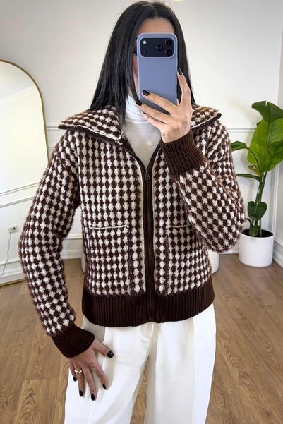 Gizem Süvari KAZ AYAGI DESENLİ FERMUARLI HIRKA - KAHVE