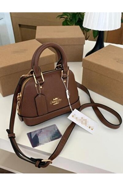Generic Handbag and shoulder bag, high quality material, with accessories