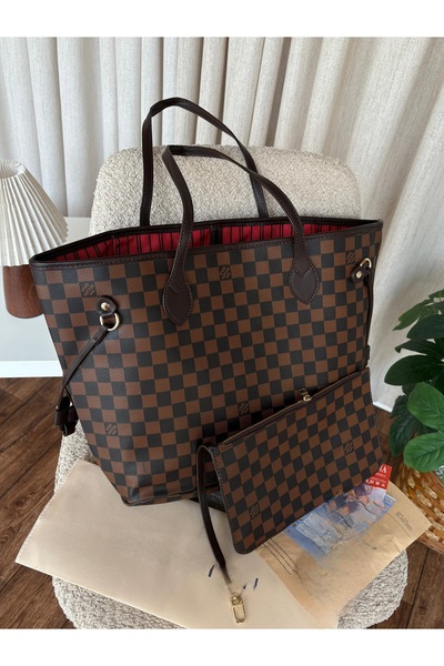 Ropi A luxurious and elegant women's handbag, an alternative to designer brands.