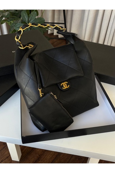 Ropi A luxurious and elegant women's handbag, an alternative to designer brands.