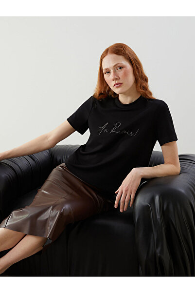 LC Waikiki Νέα σεζόν γυναικείο μπλουζάκι με λαιμόκοψη Nakisli - S5NT69Z8