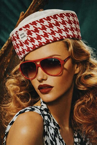 Handmade ربطة شعر نسائية من Betty Bands بنمط مربعات حمراء - إكسسوار شعر على ش...