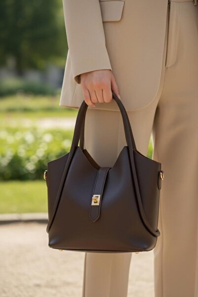 GIG Lock Detailed Tote Women's Hand and Shoulder Bag with Puppy Detail and In...