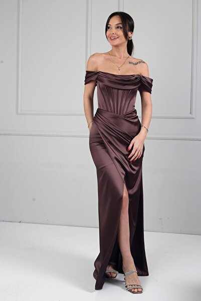 By Saygı Kadın Straplez Düşük Kollu Astarlı Balenli Saten Uzun Elbise