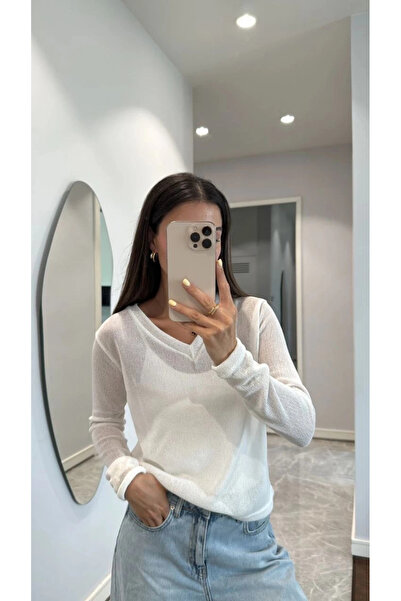 CVS بلوزة تريكو بأكمام طويلة ورقبة على شكل حرف V - أبيض