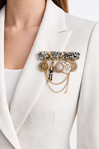 nurjewelry Luxury Zincir Detaylı İnci & Figür Aplik Yaka Broşu