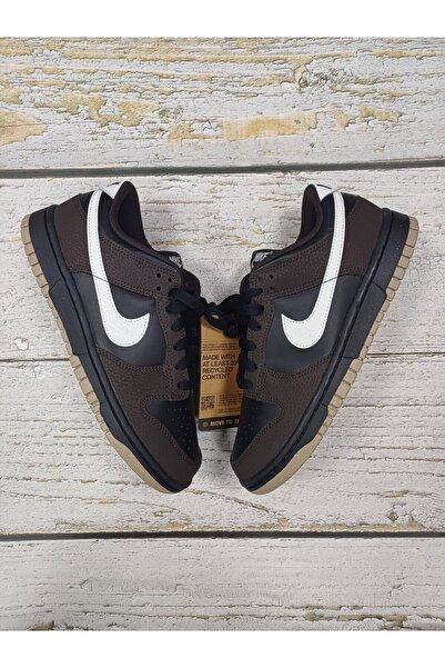 Nike Dunk Low Sneakers