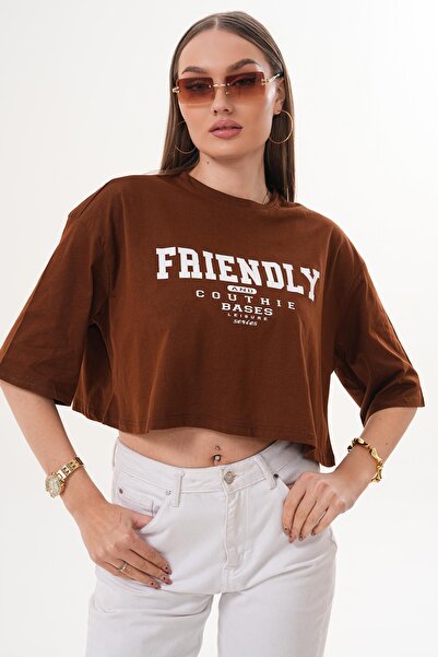 ŞİMAL Γυναικείο κοντό μπλουζάκι με λεπτομέρεια στάμπας και λαιμόκοψη  "ποδήλα...