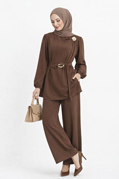 Karadağ BROŞ DETAYLI SATEN ALT ÜST TAKIM