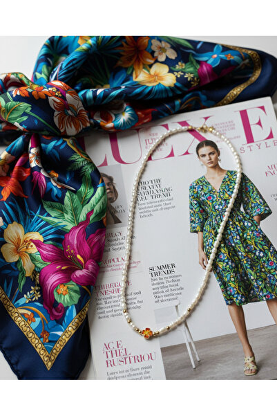 Mateo Caballo Cultured pearl necklace with enameled clover accessory