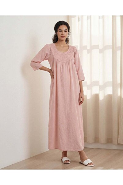 REDTAG قميص نوم نسائي وردي اللون بأكمام طويلة من دانتيل